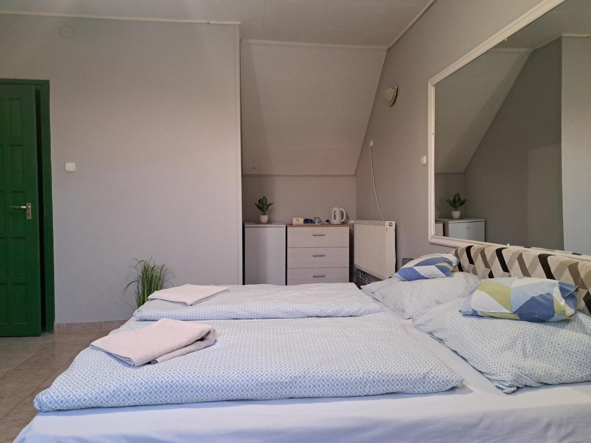 Kisdiofa Panzio Es Vendeglo Bed & Breakfast Vajdacska Bagian luar foto