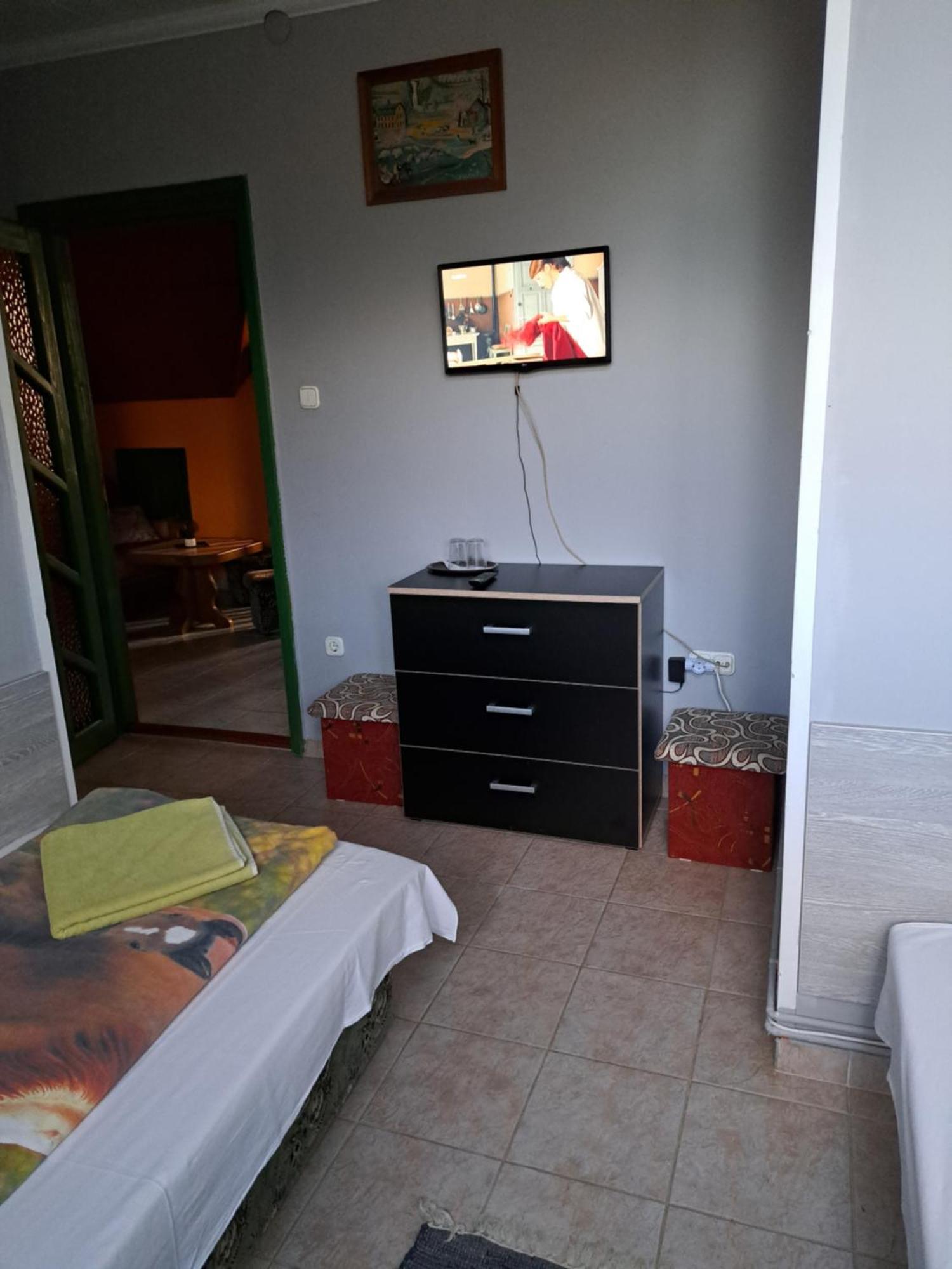 Kisdiofa Panzio Es Vendeglo Bed & Breakfast Vajdacska Bagian luar foto