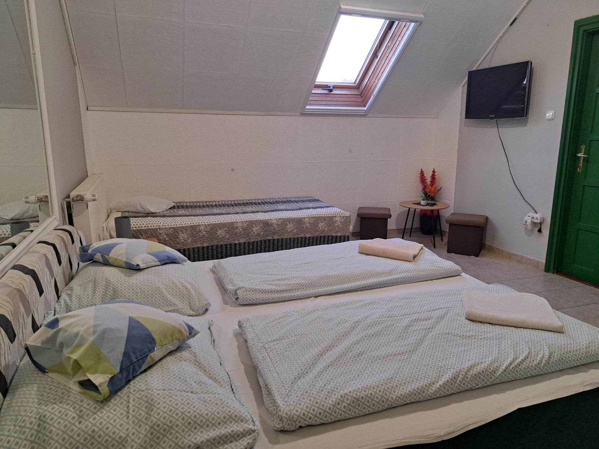 Kisdiofa Panzio Es Vendeglo Bed & Breakfast Vajdacska Bagian luar foto