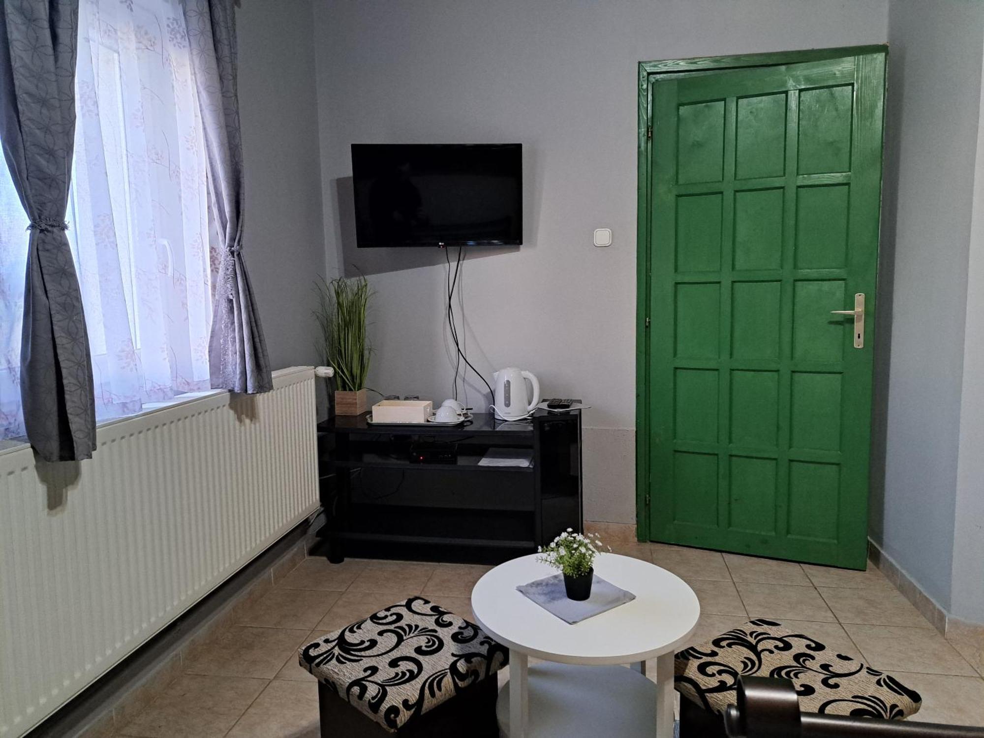 Kisdiofa Panzio Es Vendeglo Bed & Breakfast Vajdacska Bagian luar foto