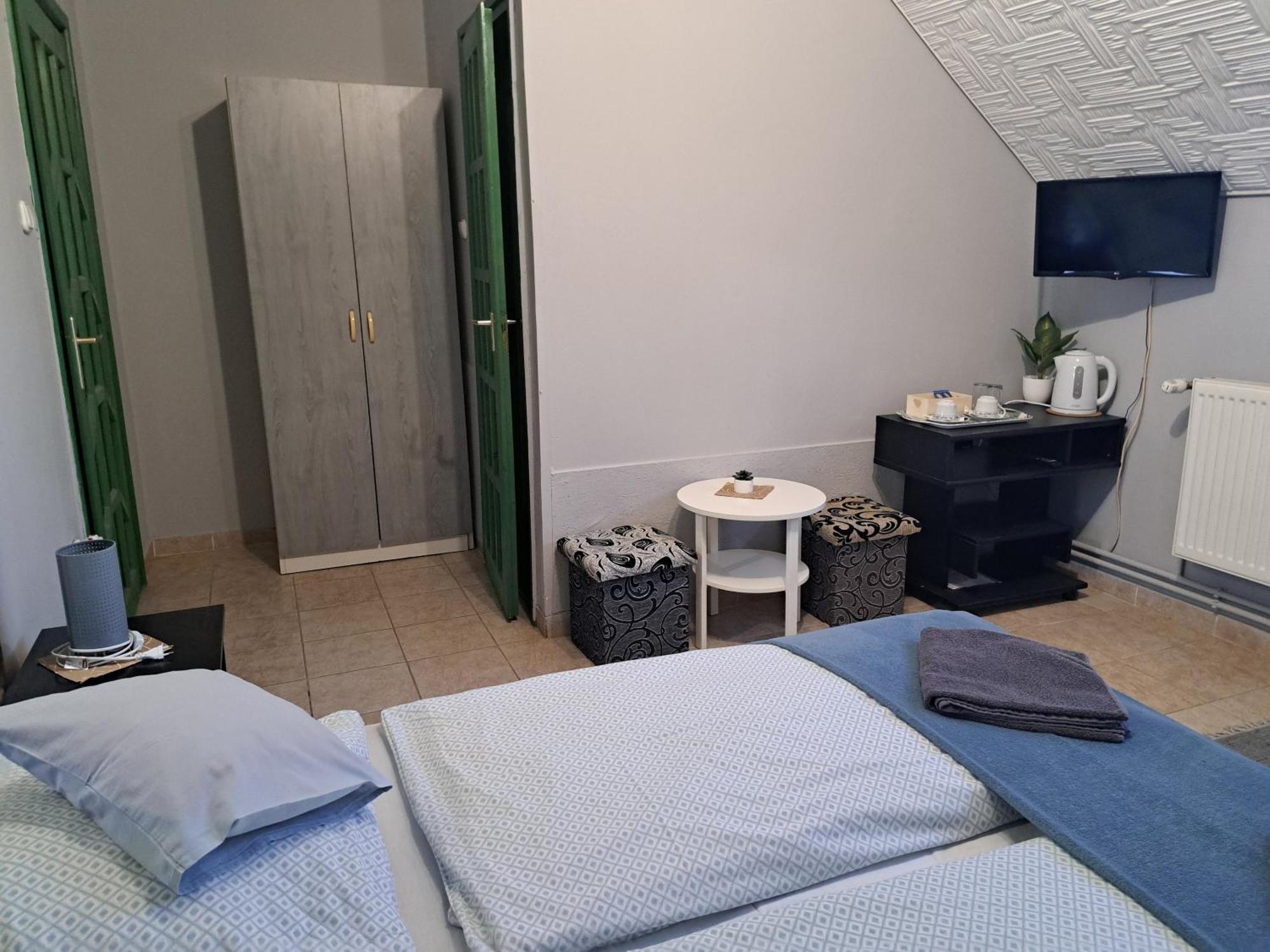 Kisdiofa Panzio Es Vendeglo Bed & Breakfast Vajdacska Bagian luar foto