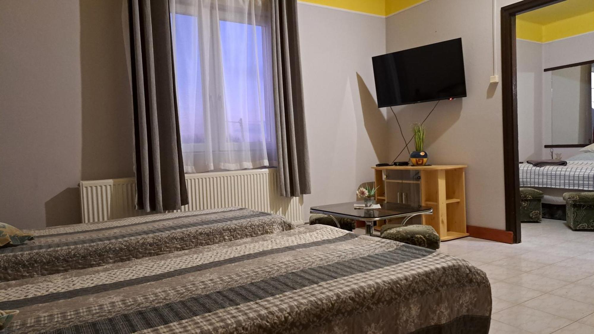 Kisdiofa Panzio Es Vendeglo Bed & Breakfast Vajdacska Bagian luar foto