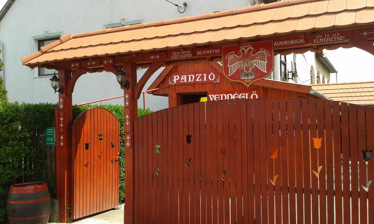 Kisdiofa Panzio Es Vendeglo Bed & Breakfast Vajdacska Bagian luar foto