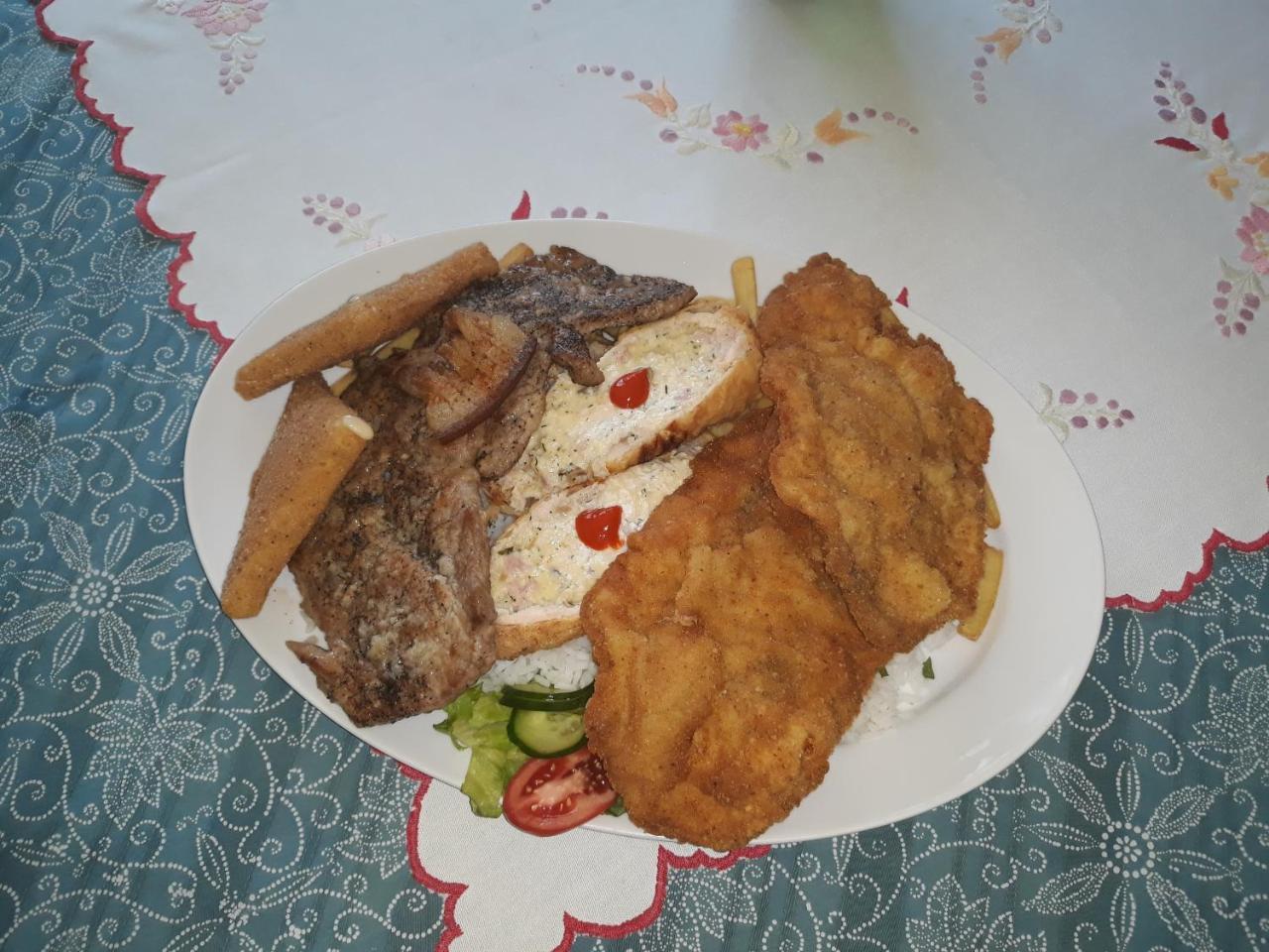 Kisdiofa Panzio Es Vendeglo Bed & Breakfast Vajdacska Bagian luar foto